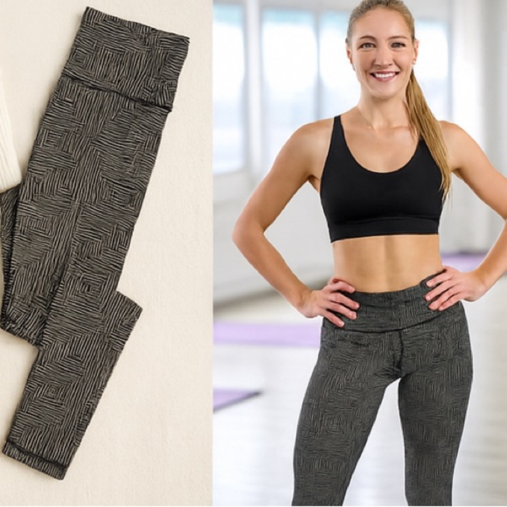 Lululemon Wunder Under Roll Down Leggings SZ 2 Black White Maze Geo Full On Luon